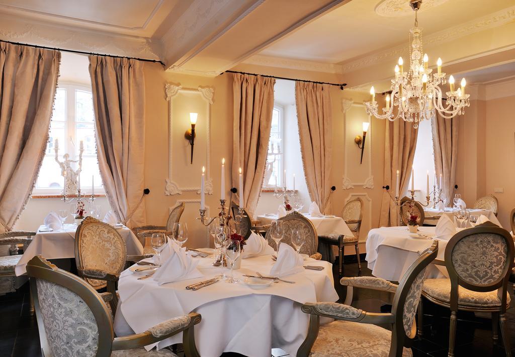 Schlosshotel Burghaus Kronenburg Кроненбург Экстерьер фото