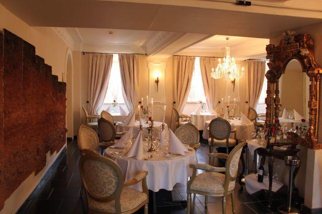 Schlosshotel Burghaus Kronenburg Кроненбург Экстерьер фото